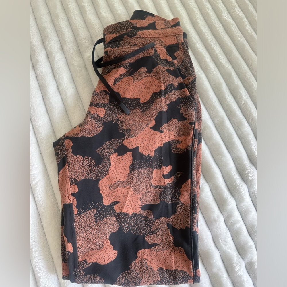 Ready to rulu jogger burnt orange camo  -6 no tag inside